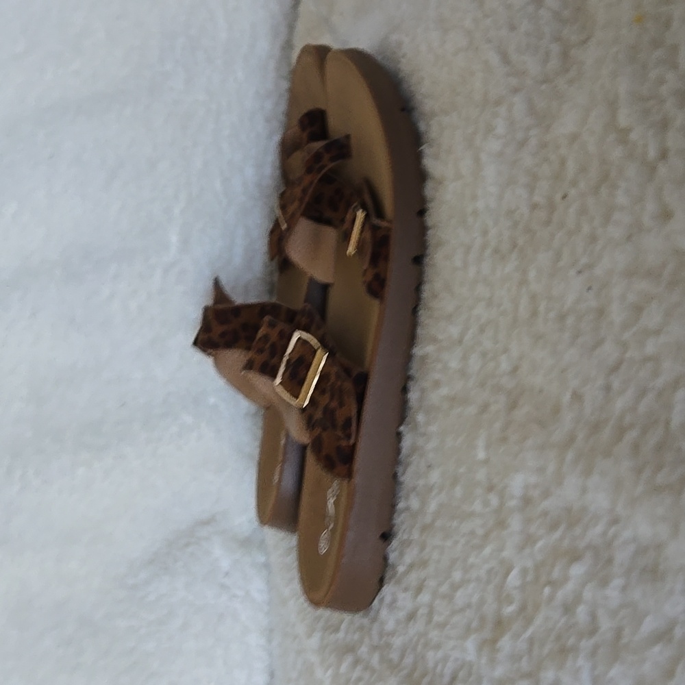Forever Comfort Strappy Flat Sandals-Size7.5 - Picture 7 of 8
